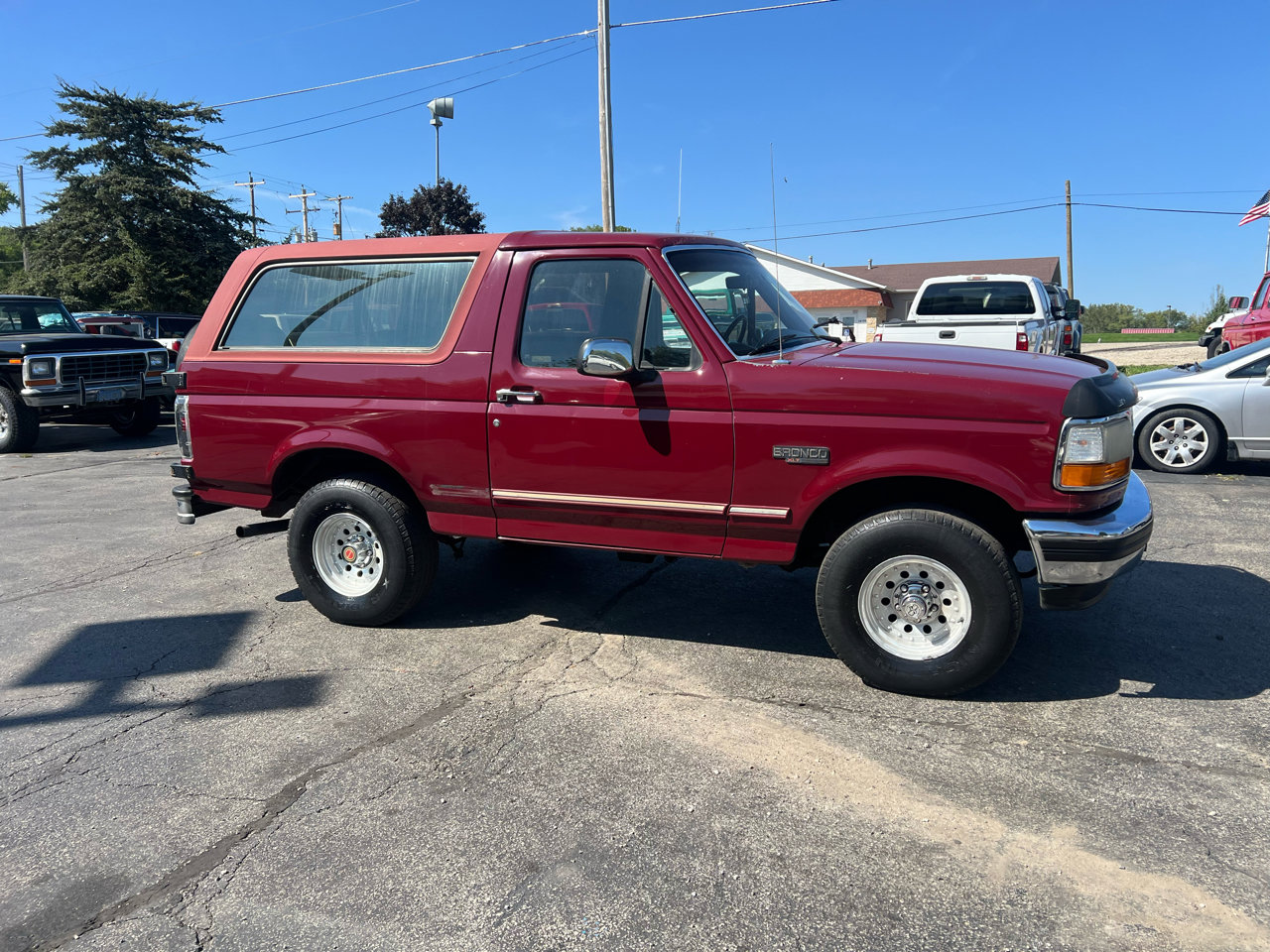 Used 1993 Ford Bronco XLT image 3