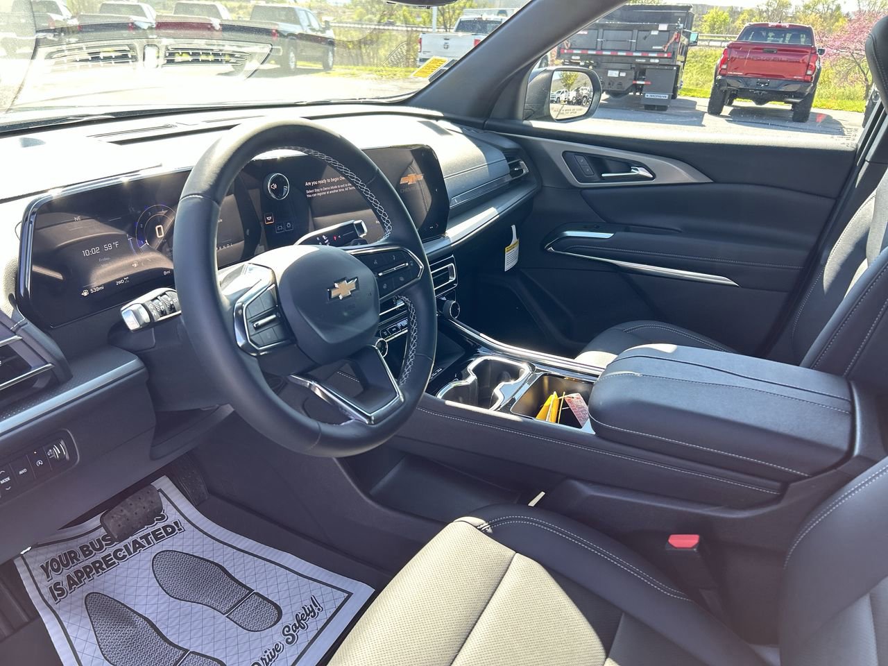 New 2026 Chevrolet Traverse LT w/ Sun and Wheel Package AWD/4WD image 24