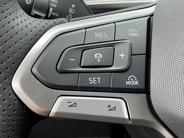 New 2026 Volkswagen Tiguan SE R-Line FWD image 25