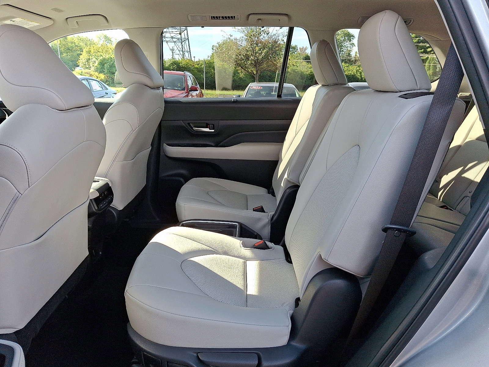 Certified 2025 Toyota Grand Highlander AWD image 11