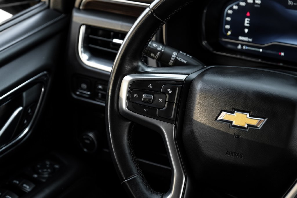 Used 2024 Chevrolet Suburban LT RWD image 13