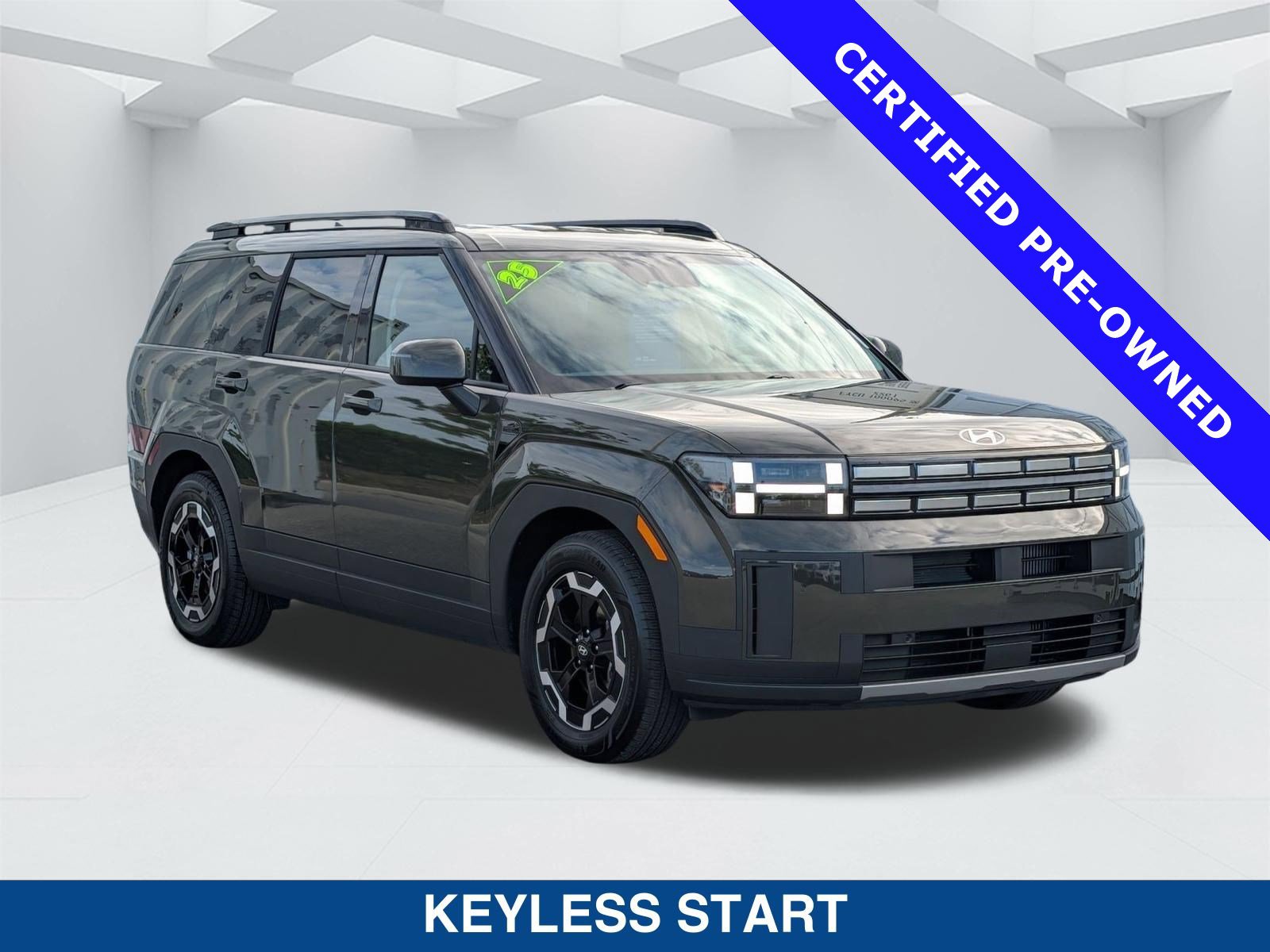 Used 2025 Hyundai Santa Fe SEL image 2