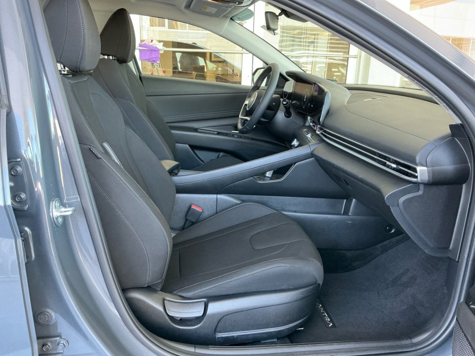 Used 2024 Hyundai Elantra SEL w/ Convenience Package FWD image 32