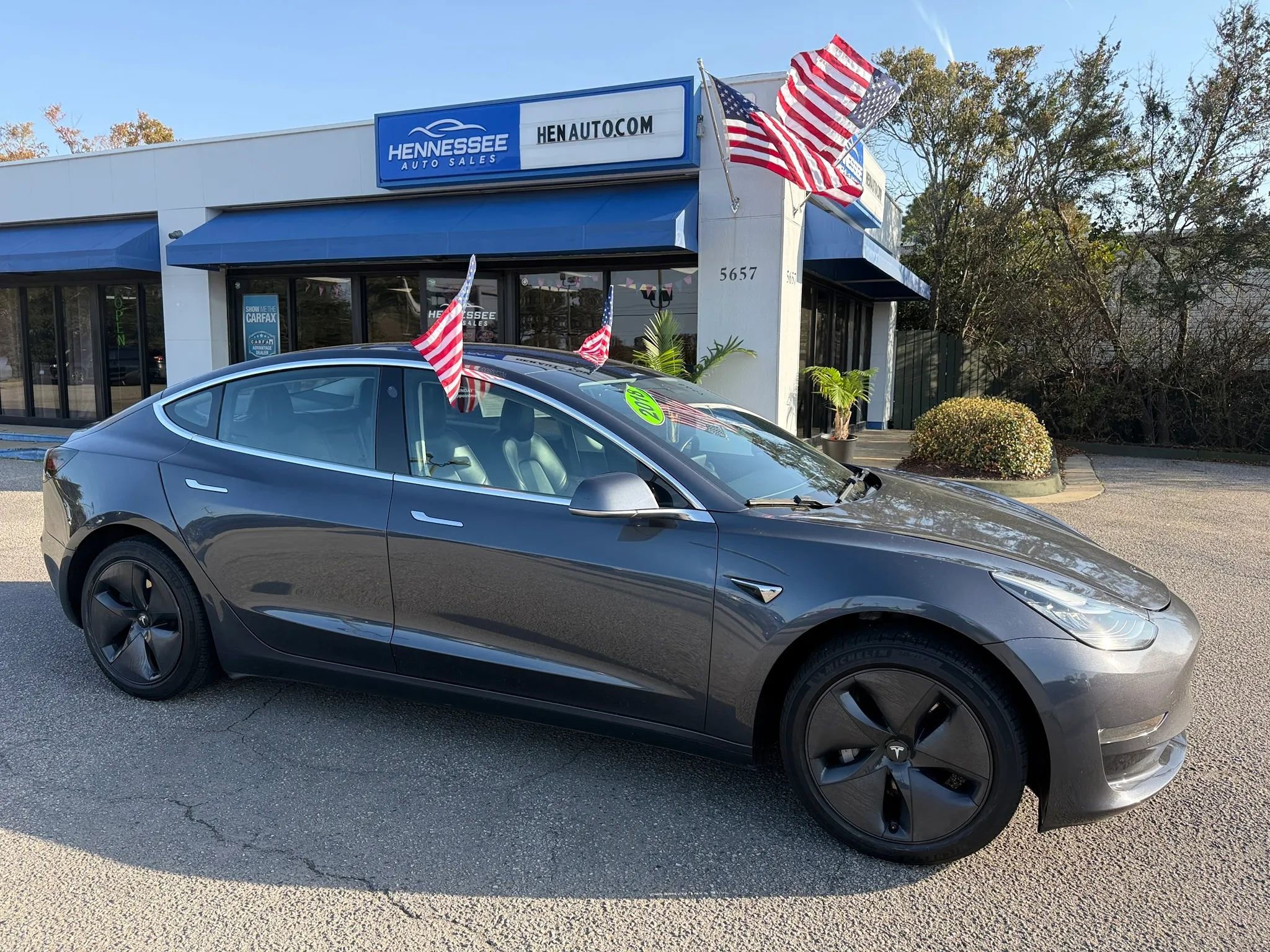 Used 2018 Tesla Model 3 Mid Range image 18