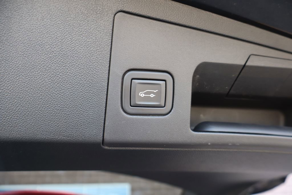 Used 2024 Cadillac XT5 Premium Luxury w/ LPO, Floor Liner Package AWD/4WD image 39