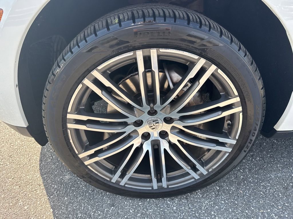 Used 2015 Porsche Macan S image 9