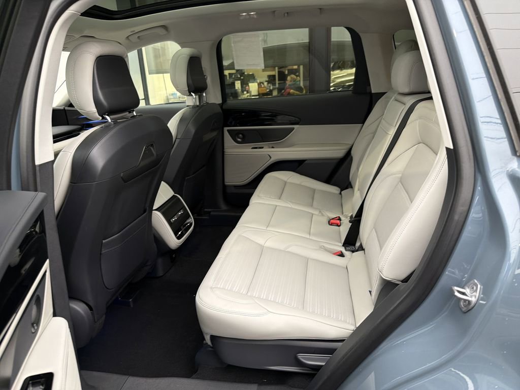 New 2026 Lincoln Nautilus Reserve image 6