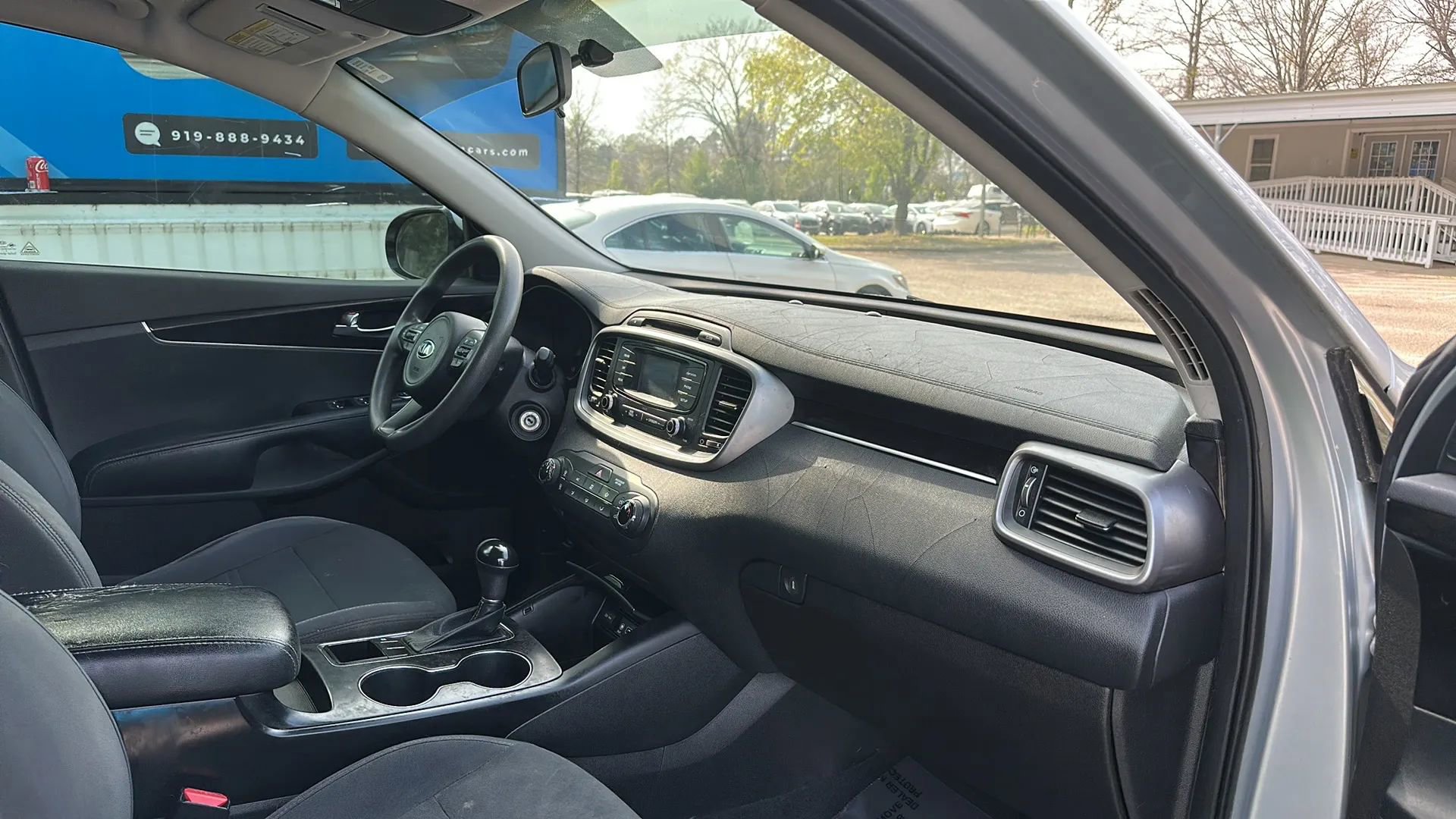 Used 2016 Kia Sorento LX image 19