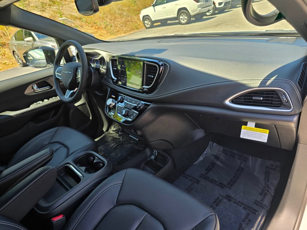 New 2027 Chrysler Pacifica Select FWD image 23