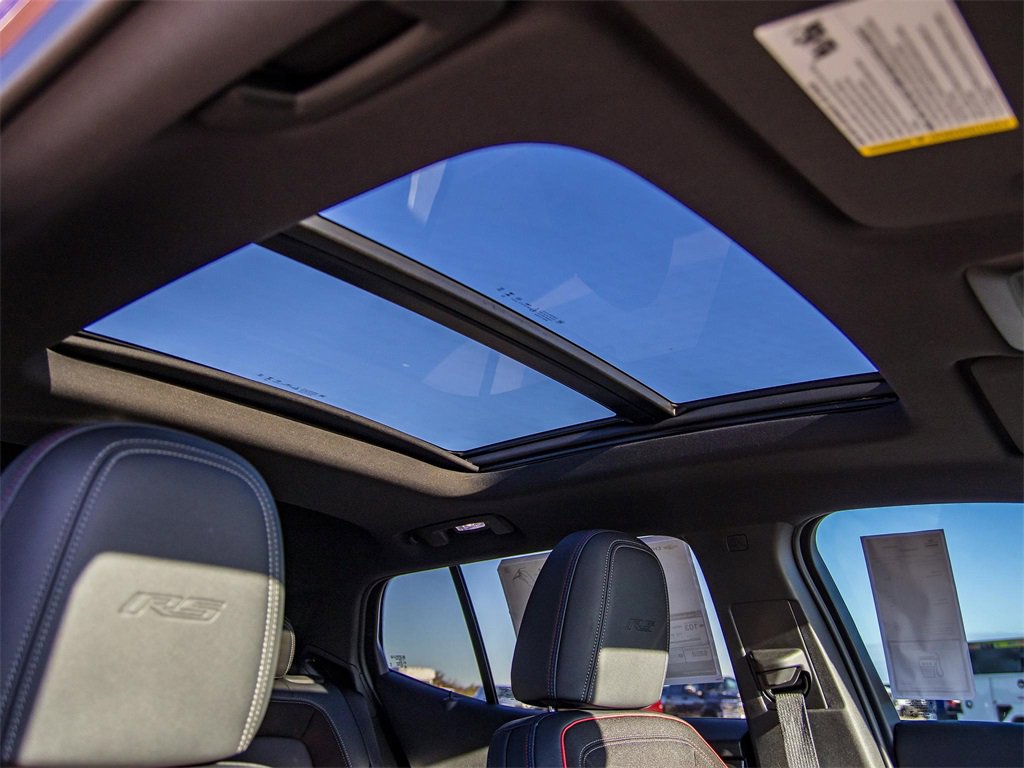 New 2026 Chevrolet Equinox EV RS image 17