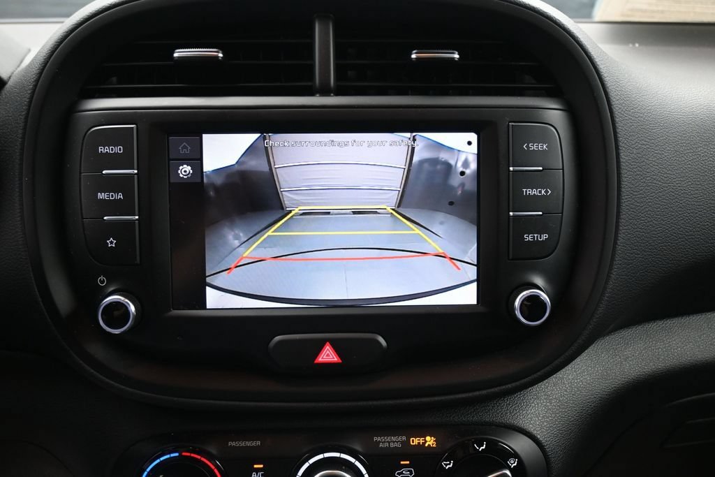 Used 2025 Kia Soul LX w/ LX Technology Package FWD image 23