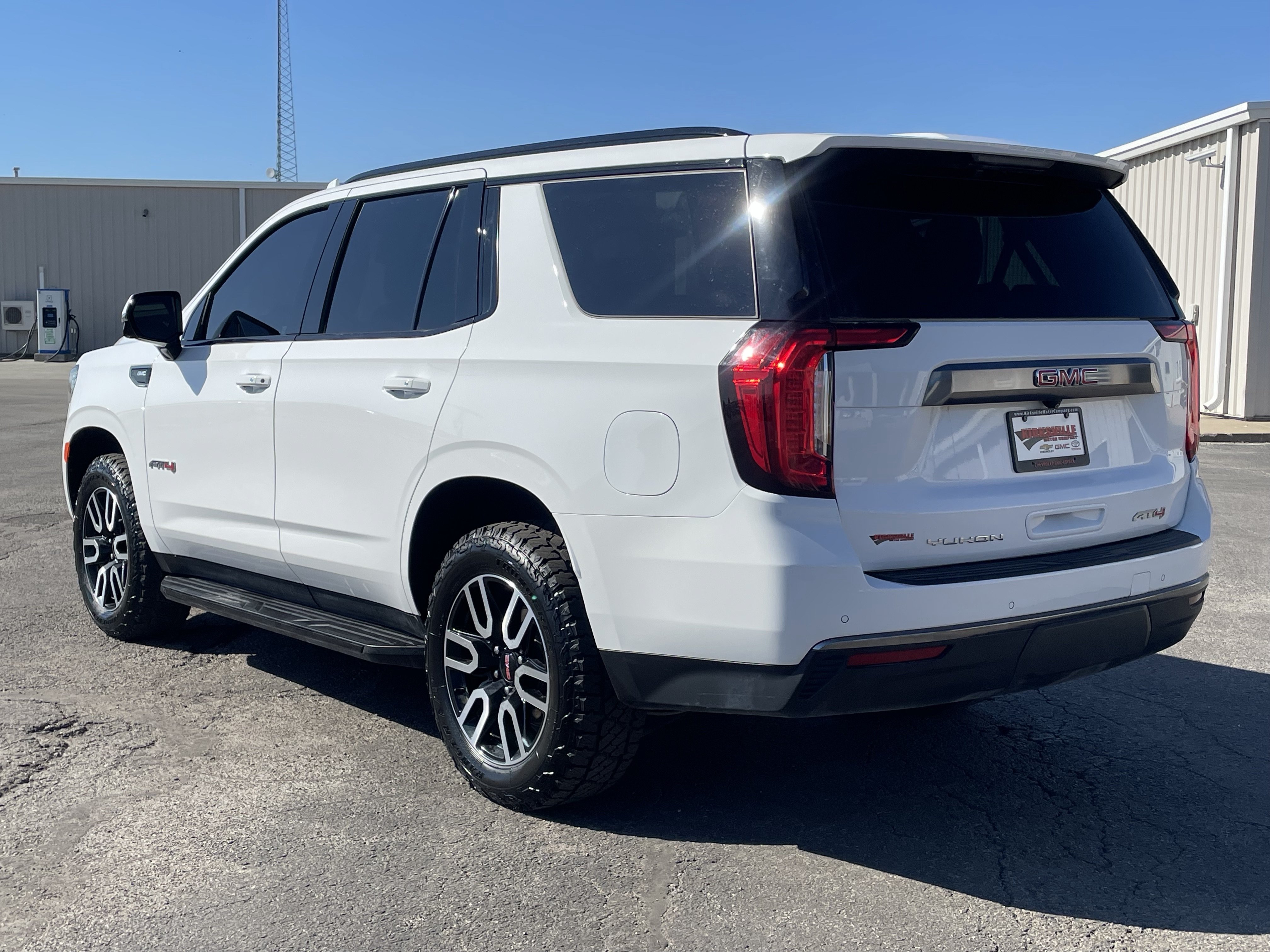 Certified 2024 GMC Yukon AT4 w/ Technology Package AWD/4WD image 6