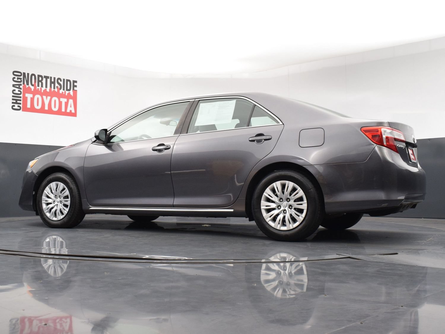 Used 2014 Toyota Camry LE FWD image 25