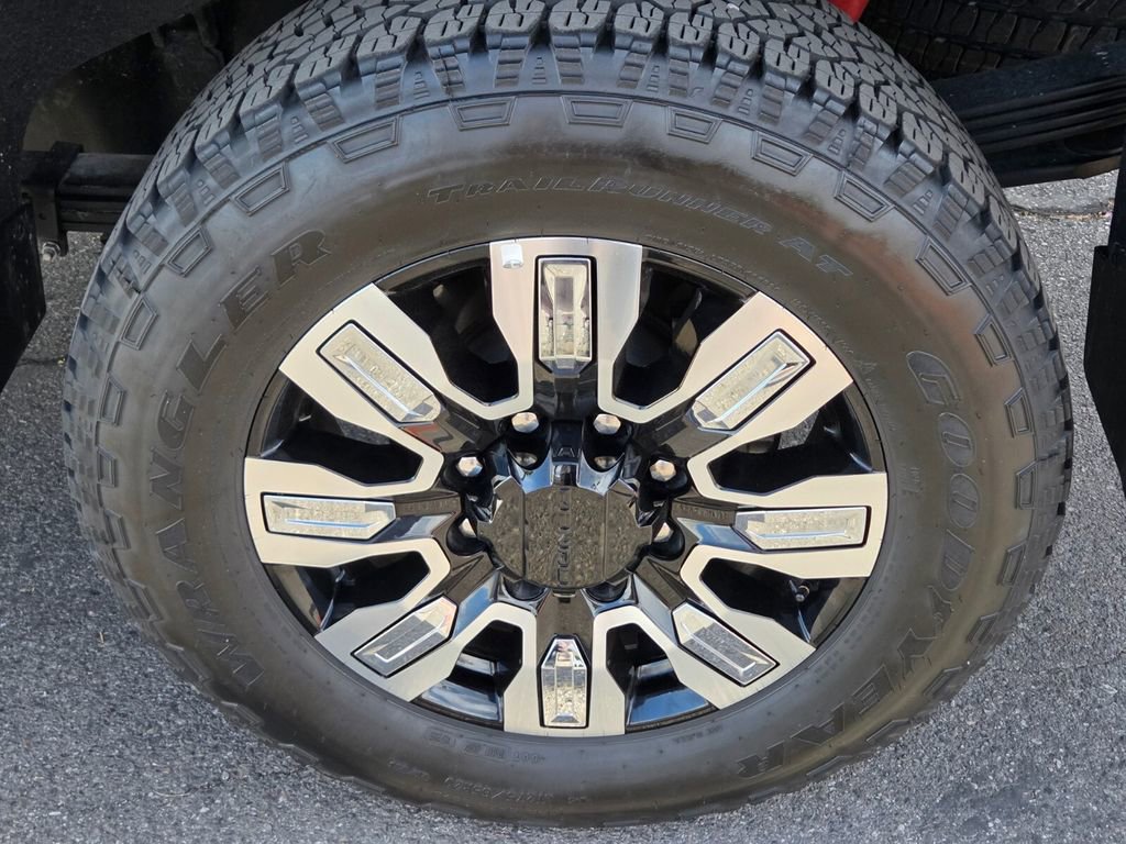 Used 2025 GMC Sierra 2500 Denali w/ Denali Reserve Package AWD/4WD image 11