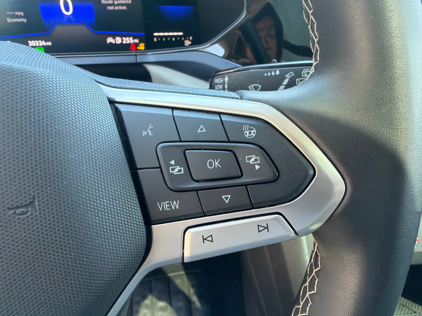 Used 2022 Volkswagen Taos SE w/ Panoramic Sunroof Package image 25