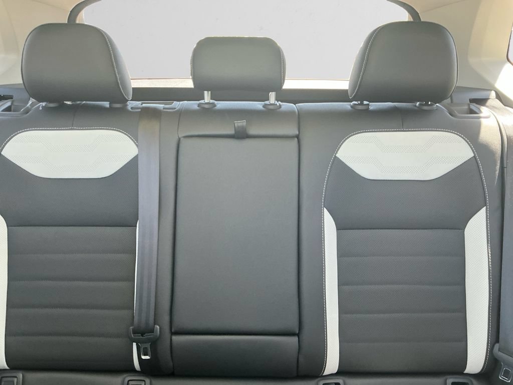 New 2026 Volkswagen Taos SEL AWD/4WD image 13