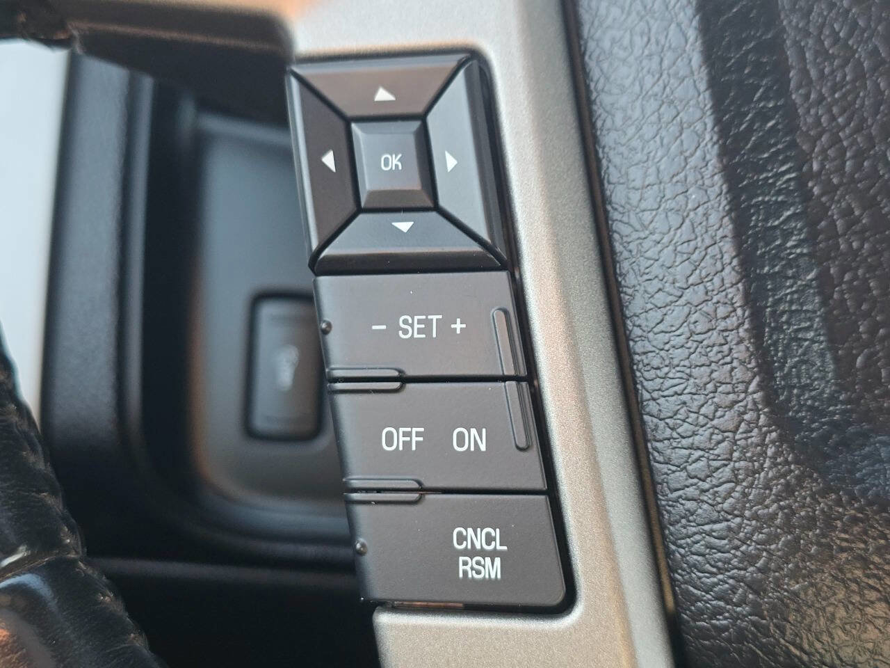 Used 2017 Ford Expedition Limited w/ Equipment Group 301A image 26