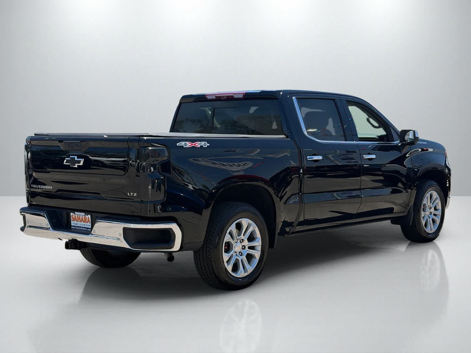 Used 2024 Chevrolet Silverado 1500 LTZ w/ LTZ Premium Package AWD/4WD image 7