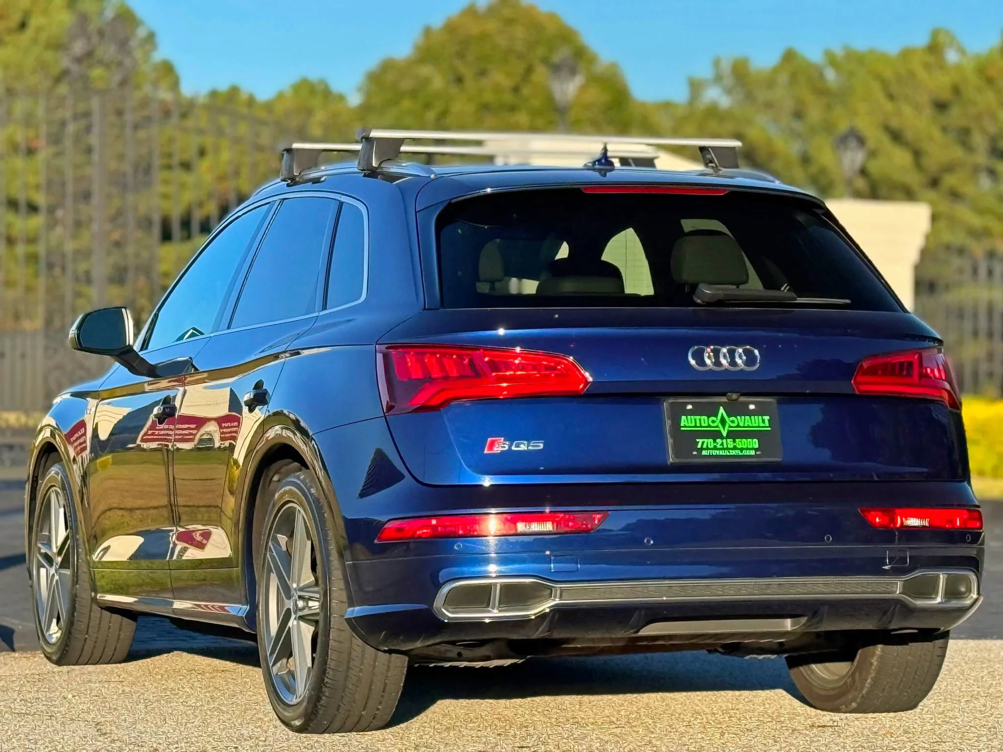 Used 2018 Audi SQ5 Premium Plus w/ S Sport Package image 9