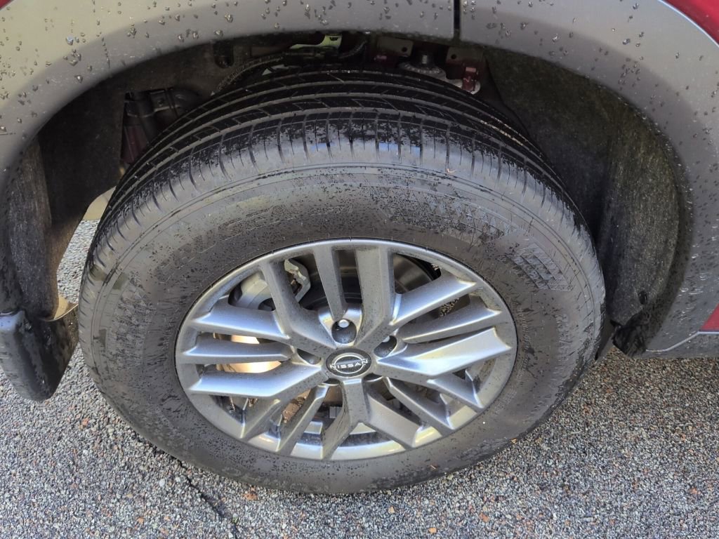 Used 2025 Nissan Rogue S AWD/4WD image 28