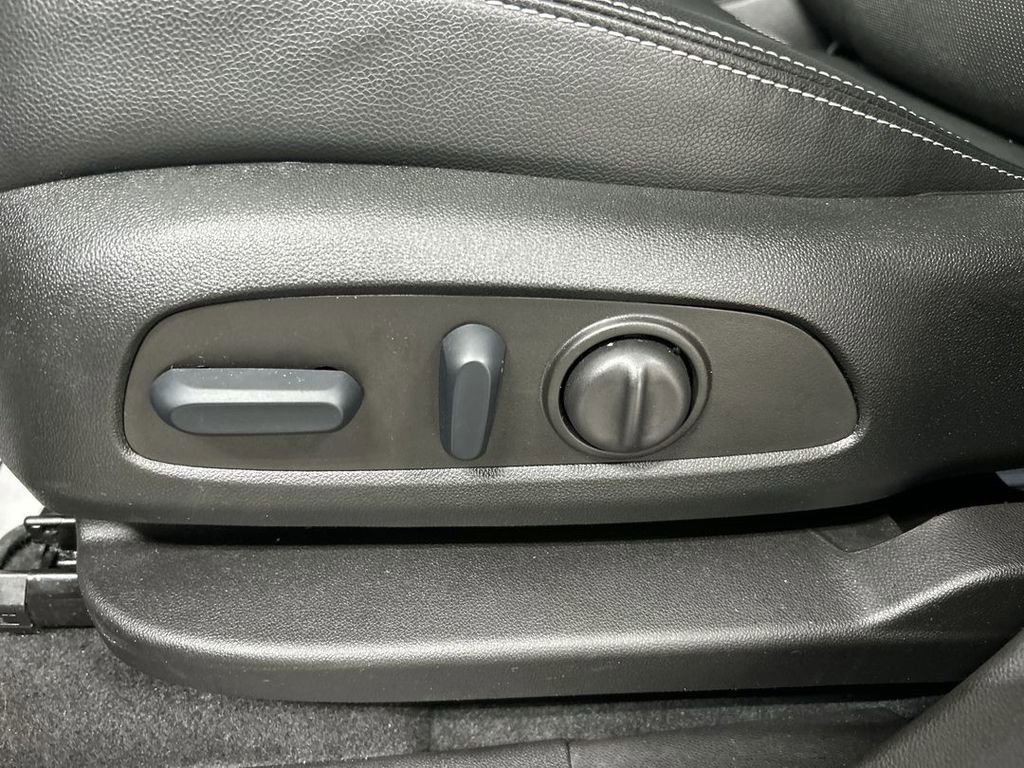 Certified 2023 GMC Terrain SLT w/ Elevation Edition image 10