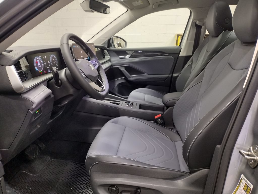 New 2026 Volkswagen Tiguan SE AWD/4WD image 23