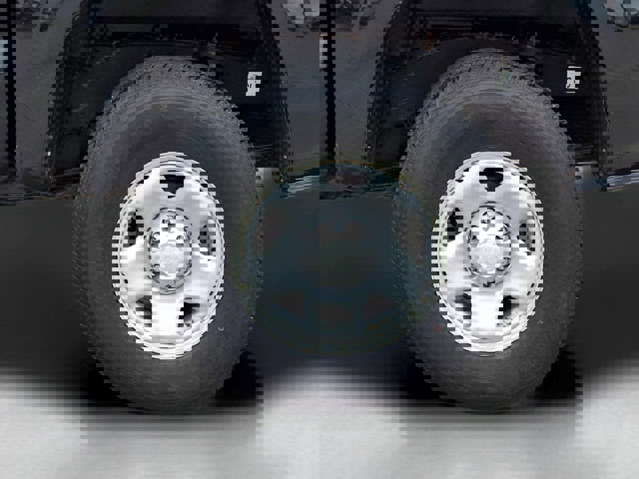 Used 2023 Toyota Tacoma SR AWD/4WD image 3