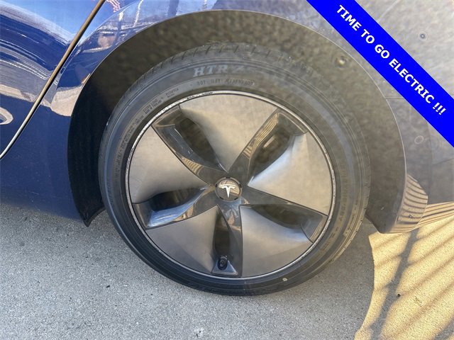Used 2018 Tesla Model 3 Long Range image 23