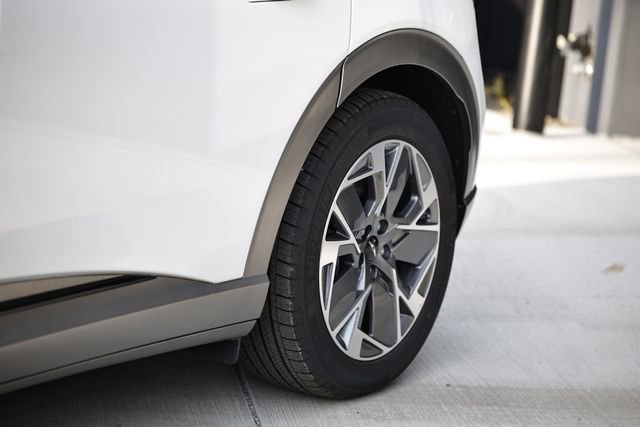 Certified 2025 Genesis GV60 Advanced image 15