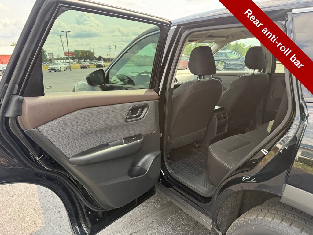 Used 2023 Nissan Rogue S AWD/4WD image 32