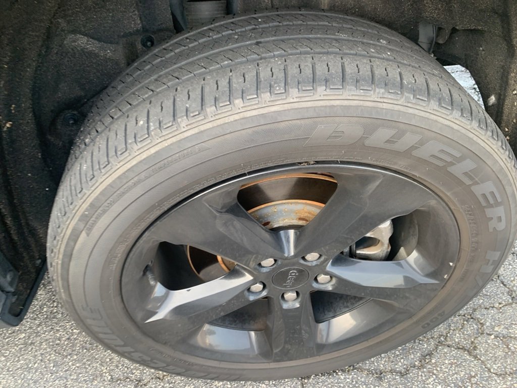 Used 2023 Jeep Grand Cherokee L Laredo image 26