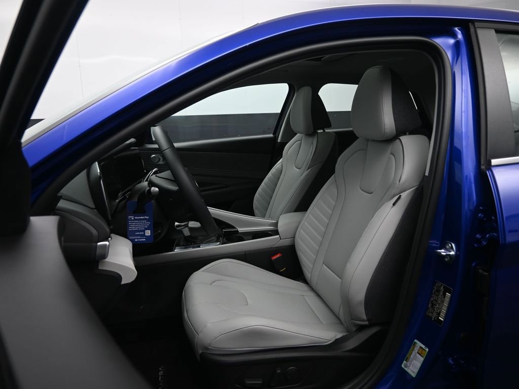 New 2026 Hyundai Elantra Limited FWD image 24
