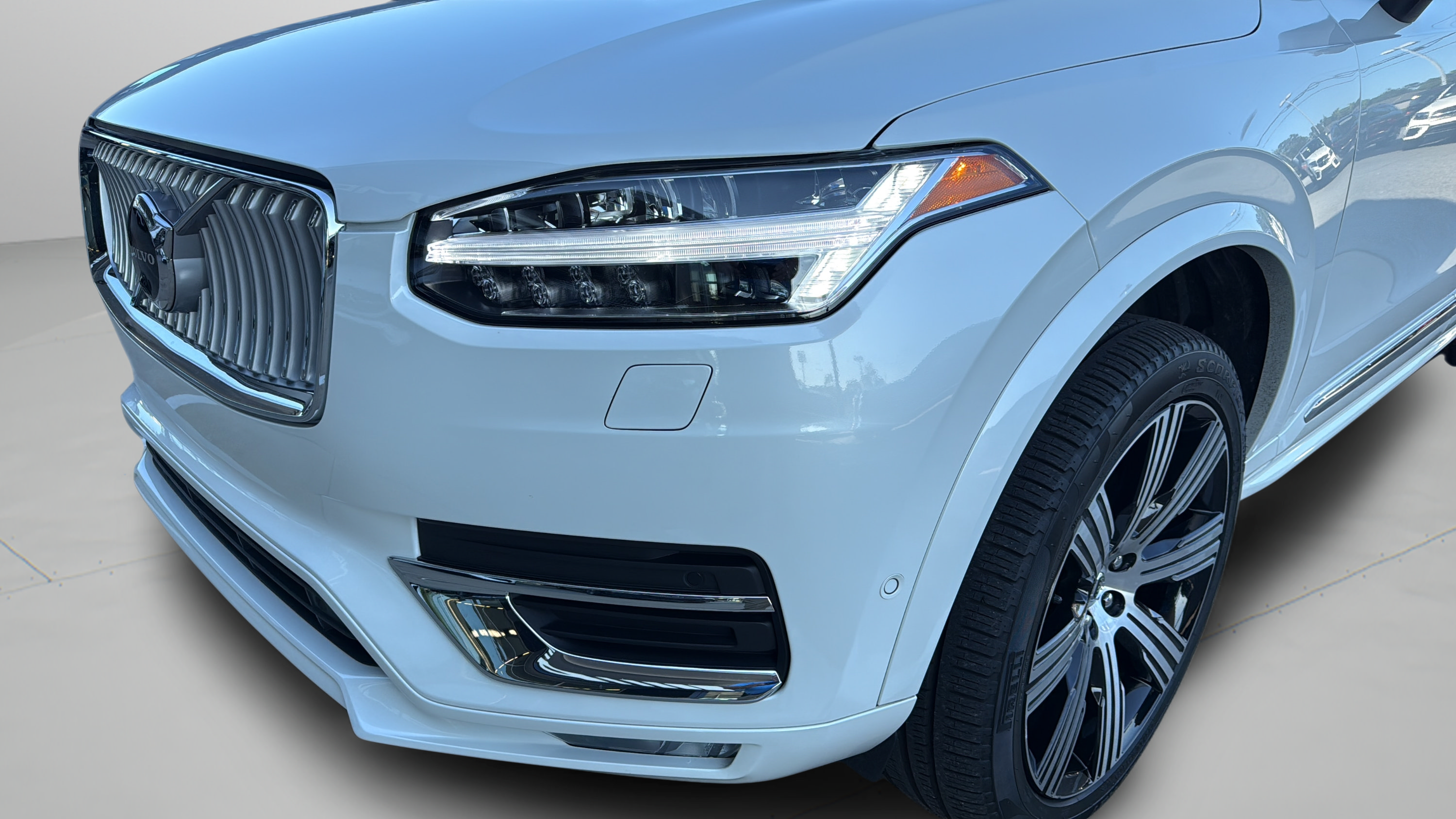 Used 2025 Volvo XC90 B6 Ultra w/ Protection Package AWD/4WD image 45