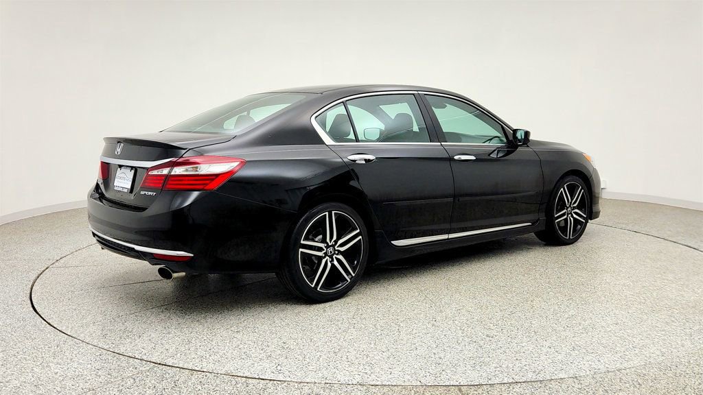 Used 2016 Honda Accord Sport image 5