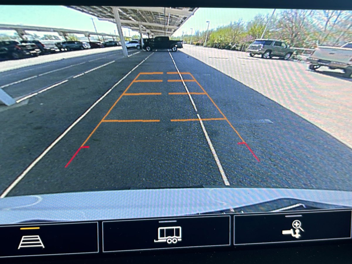 Used 2022 GMC Acadia SLT w/ Preferred Package image 9