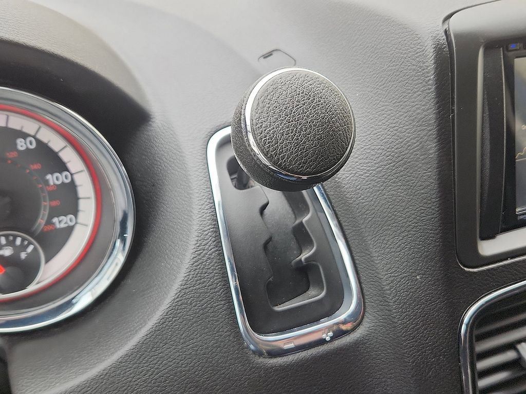 Used 2018 Dodge Grand Caravan SE w/ UConnect Hands-Free Group image 10