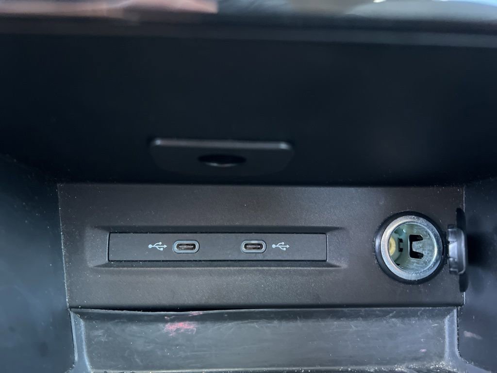 Used 2024 Volkswagen Taos SE image 21