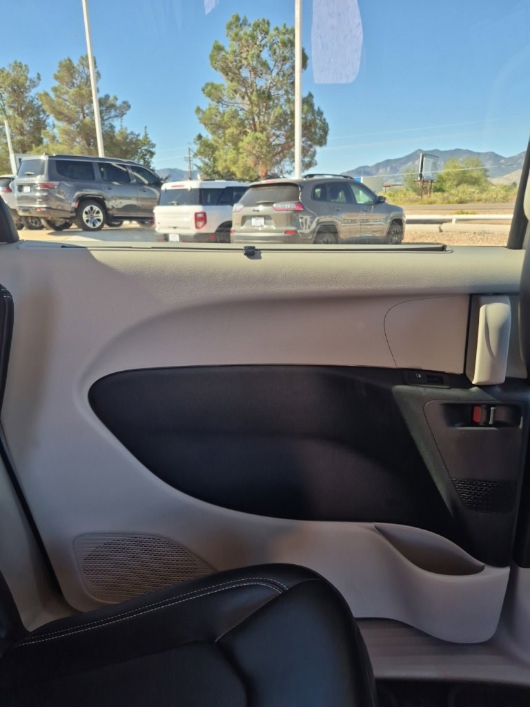 Certified 2024 Chrysler Pacifica Touring-L image 15