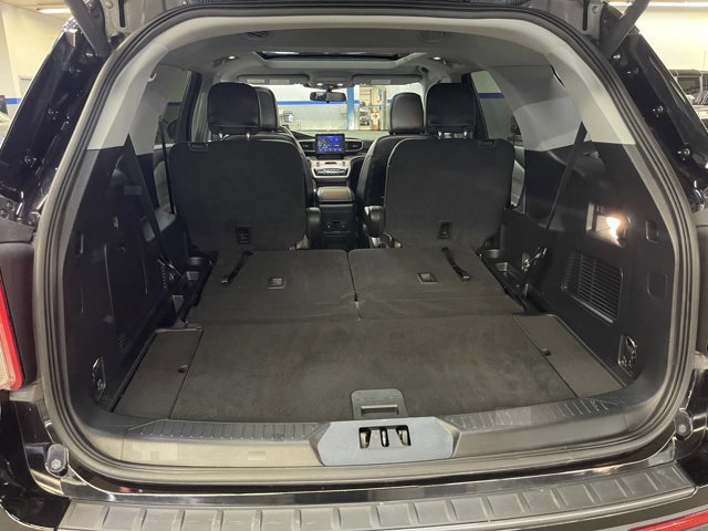 Used 2022 Ford Explorer XLT w/ Equipment Group 202A image 14