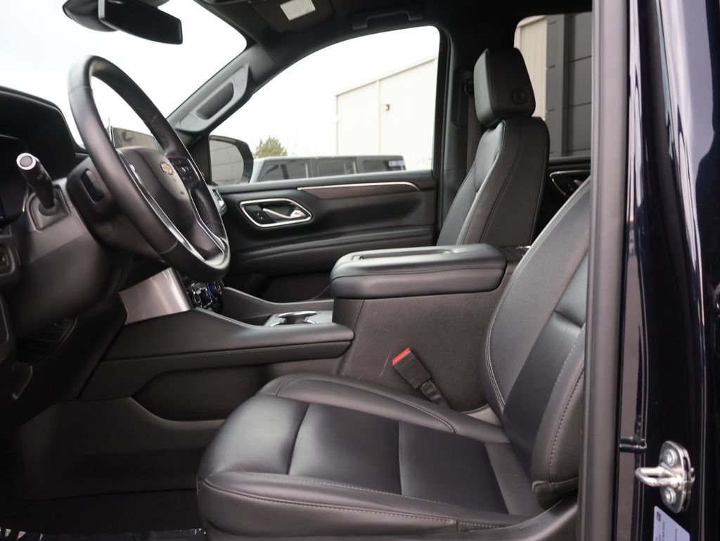Used 2024 Chevrolet Suburban LT AWD/4WD image 24
