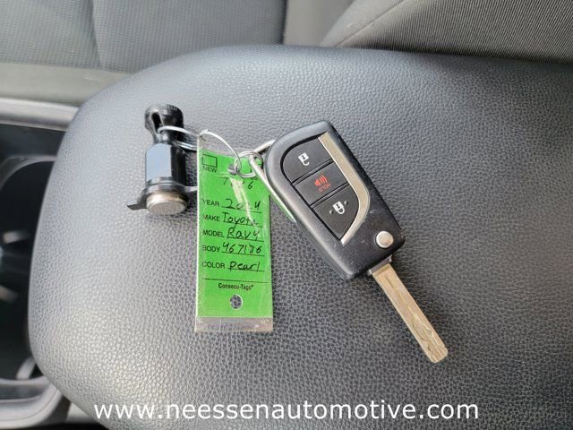 Used 2024 Toyota RAV4 LE AWD/4WD image 27