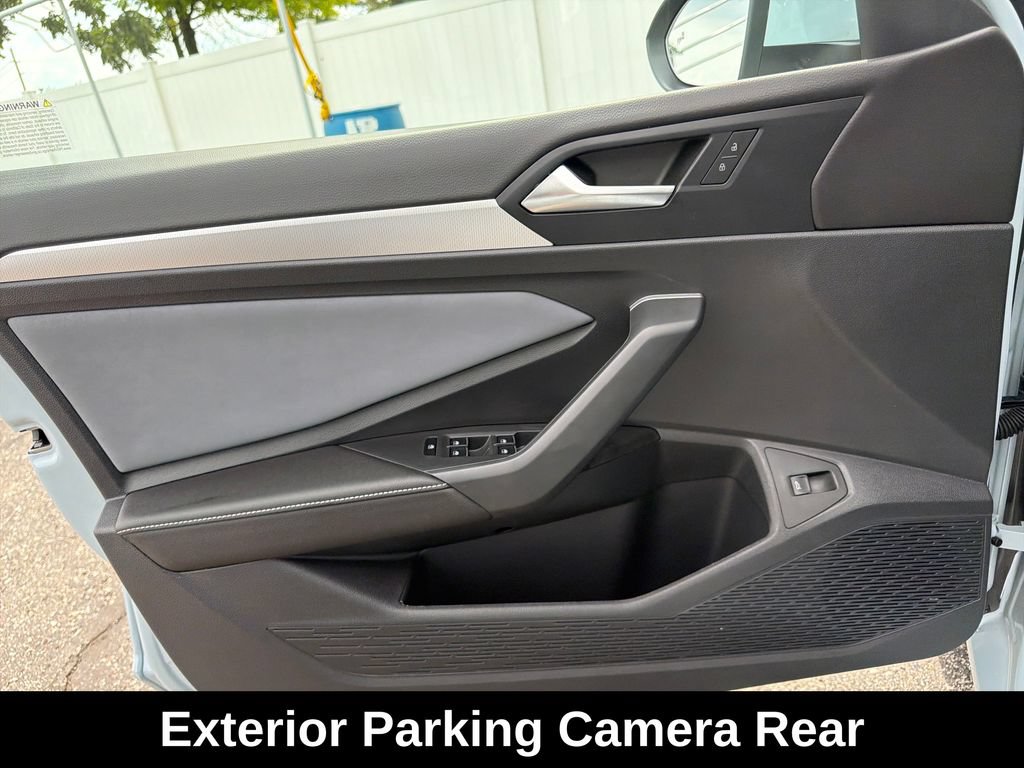 Used 2025 Volkswagen Jetta SE w/ Sunroof Package FWD image 12
