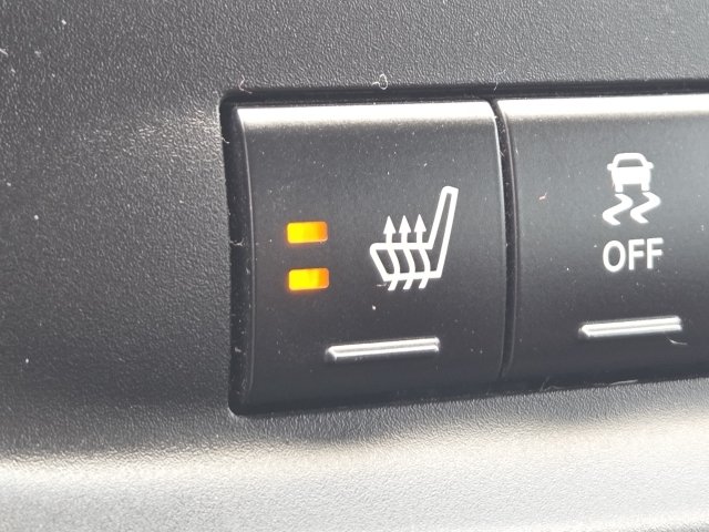 Used 2011 Dodge Avenger Heat FWD image 4