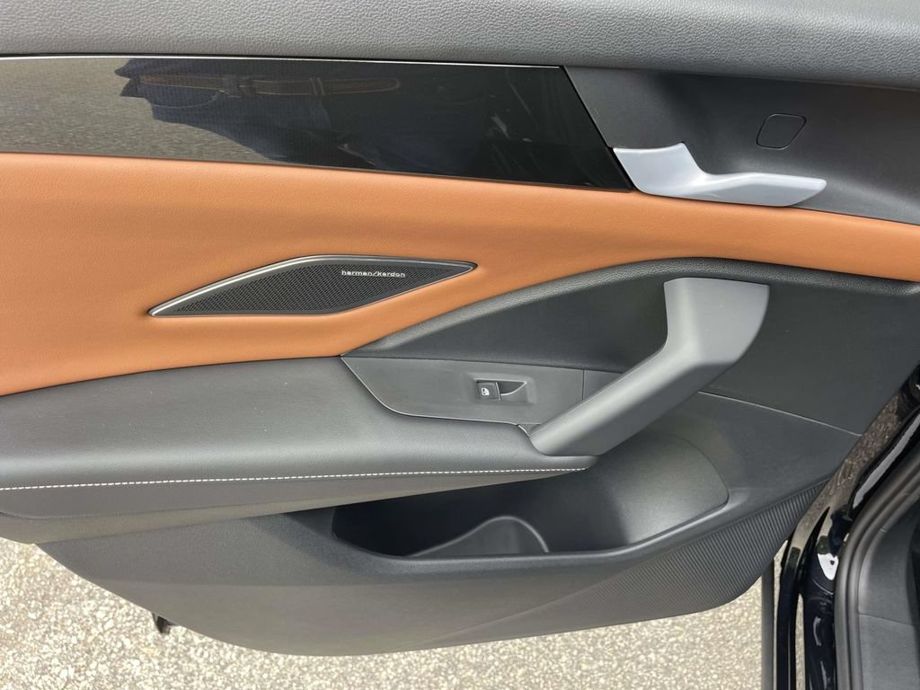 New 2026 Volkswagen Tiguan SEL R-Line AWD/4WD image 12