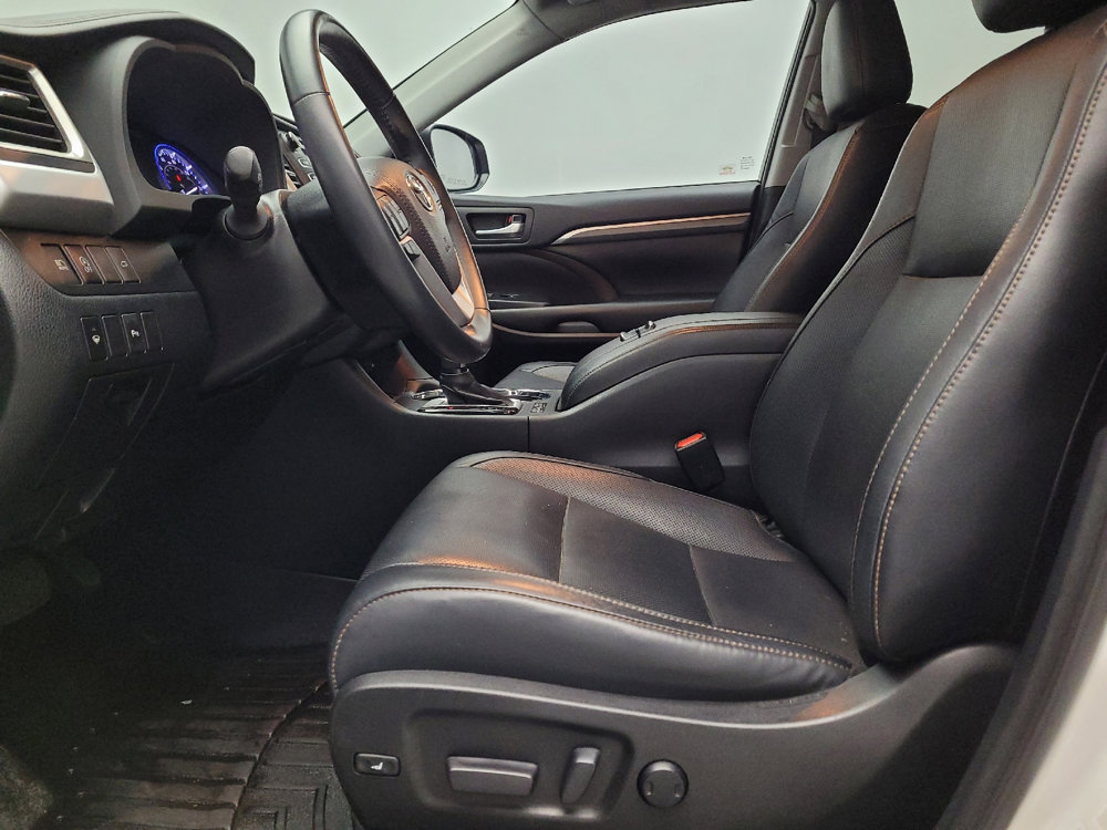 Used 2019 Toyota Highlander Limited image 17