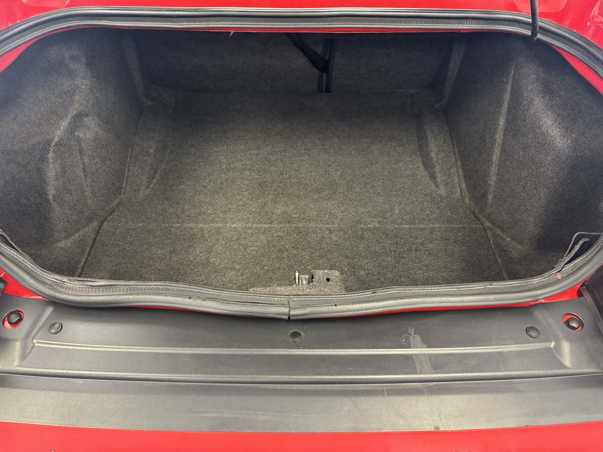 Used 2016 Dodge Challenger SXT RWD image 23