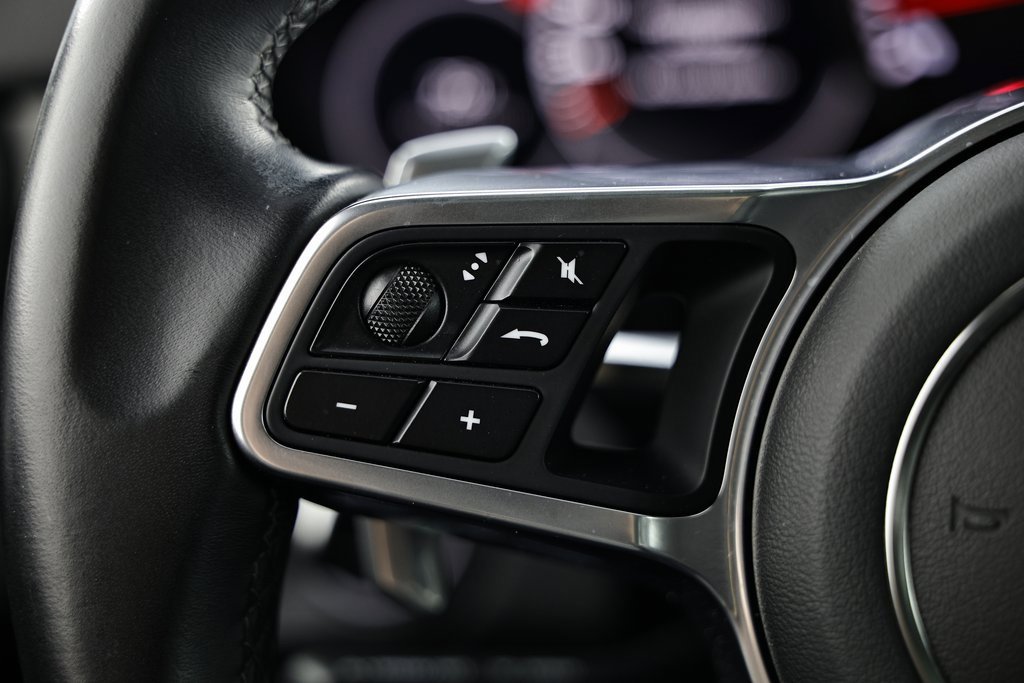 Certified 2020 Porsche Cayenne image 32