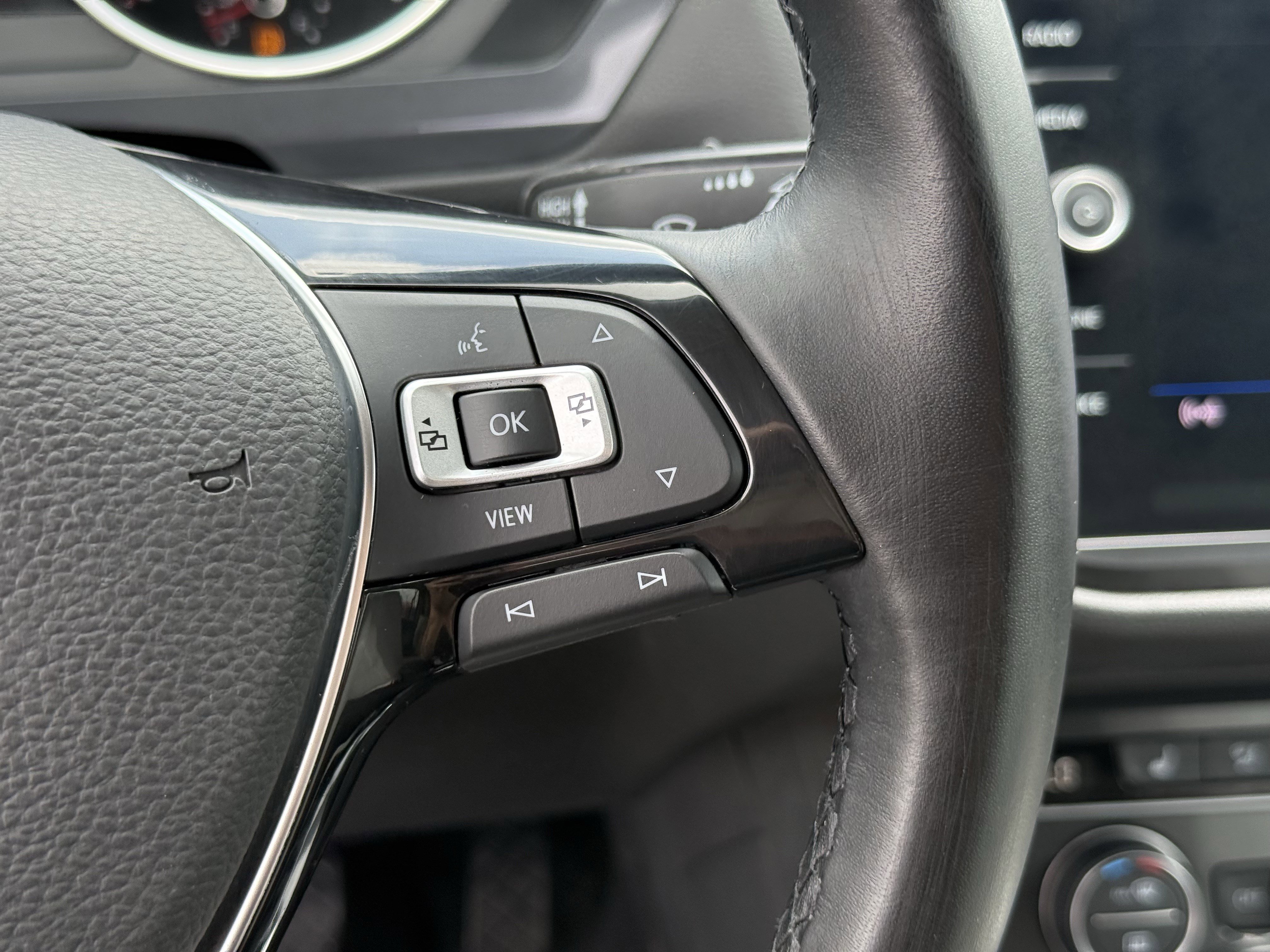 Used 2019 Volkswagen Tiguan SE image 17