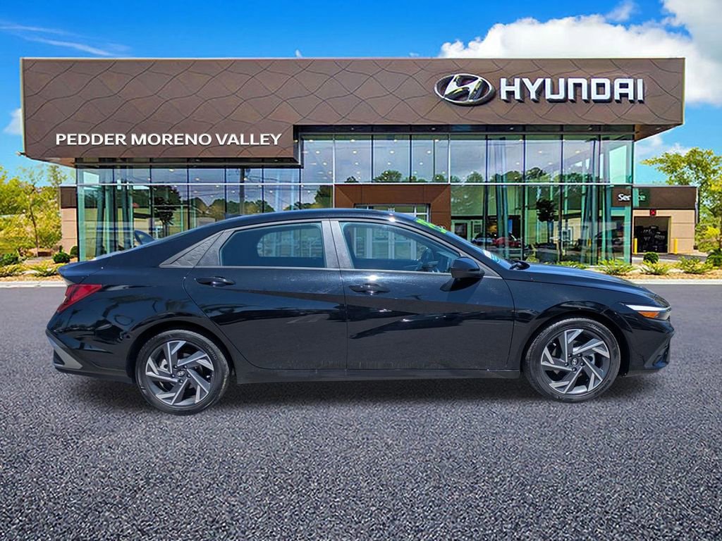 Certified 2025 Hyundai Elantra Sport image 2