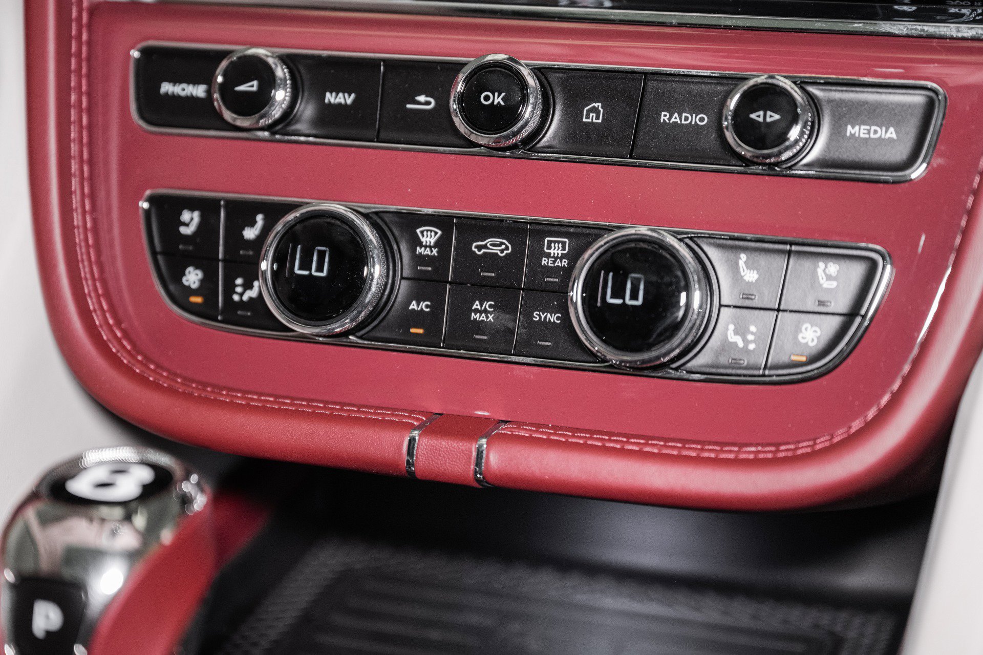 New 2025 Bentley Bentayga image 43